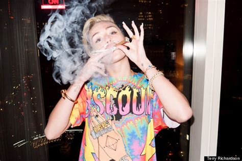 Miley Cyruss Latest Terry Richardson Cover Is as NSFW as。